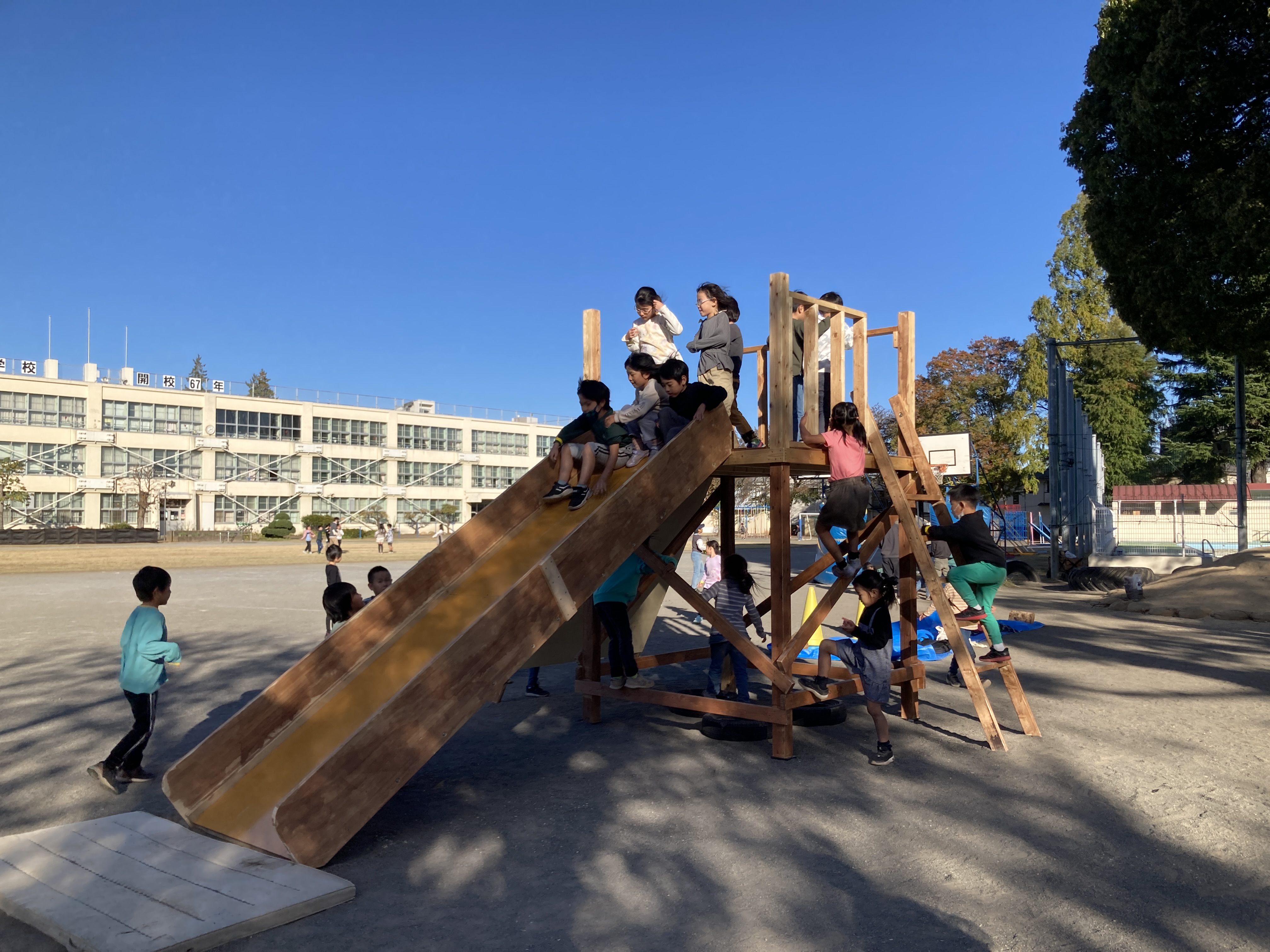 写真：「学校にプレーパークがあったら起きる素敵なこと」