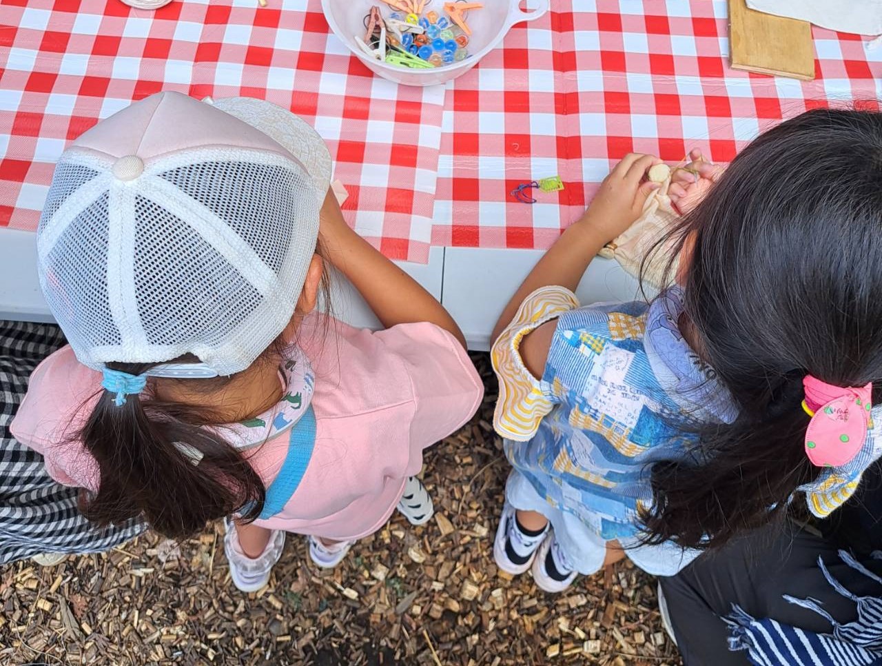写真：子どもの子どもによる　子どものためのHOTTATE小屋！