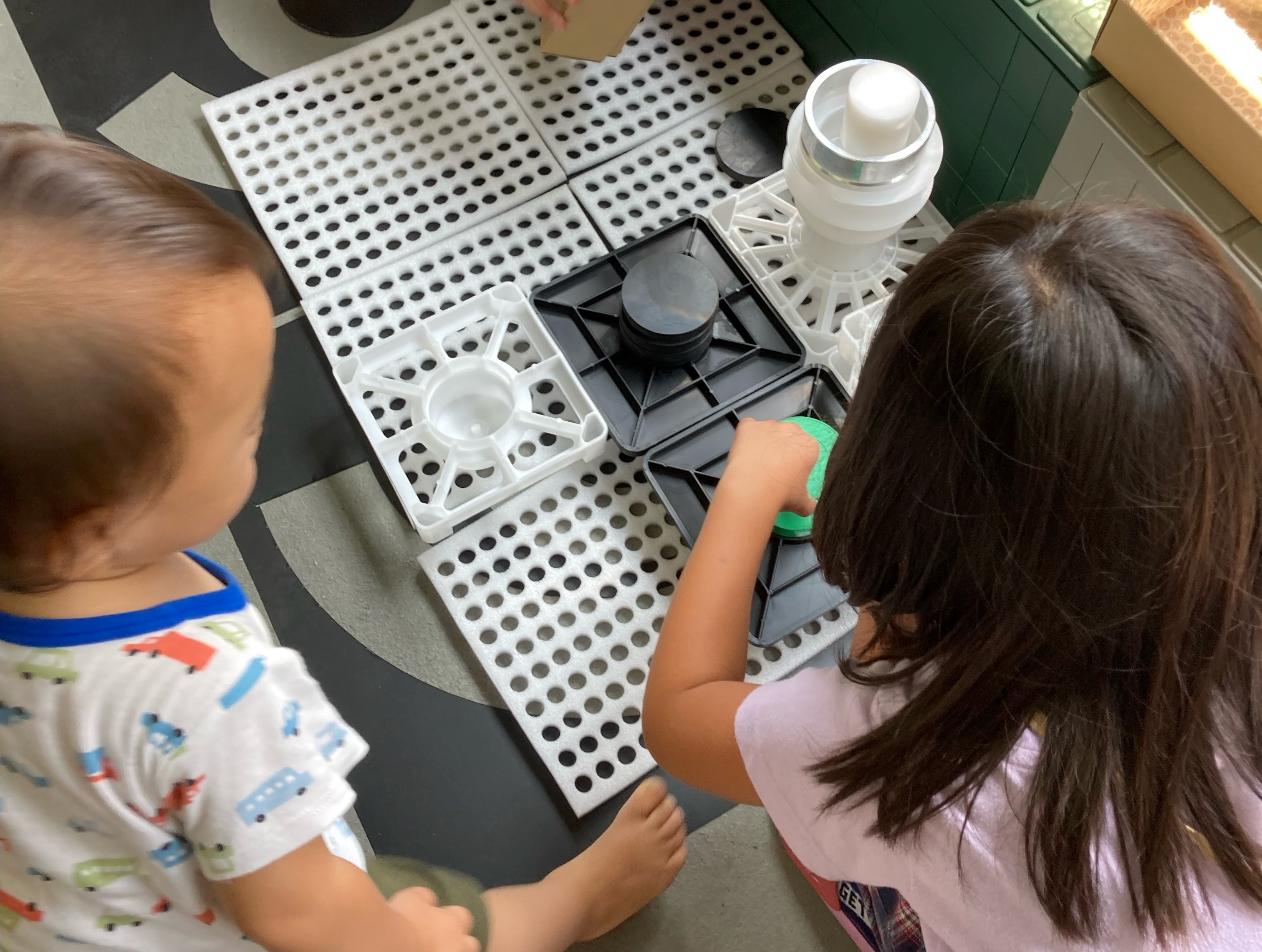 写真：はいざい 「遊び」の様子